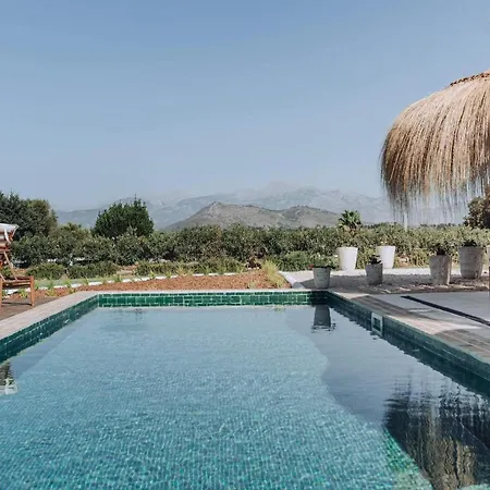 Villa Lavish With Private Pool